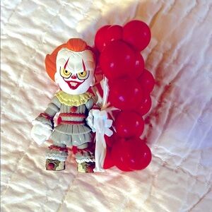 PENNYWISE-IT Iconic Horror Figurine with Red Balloons